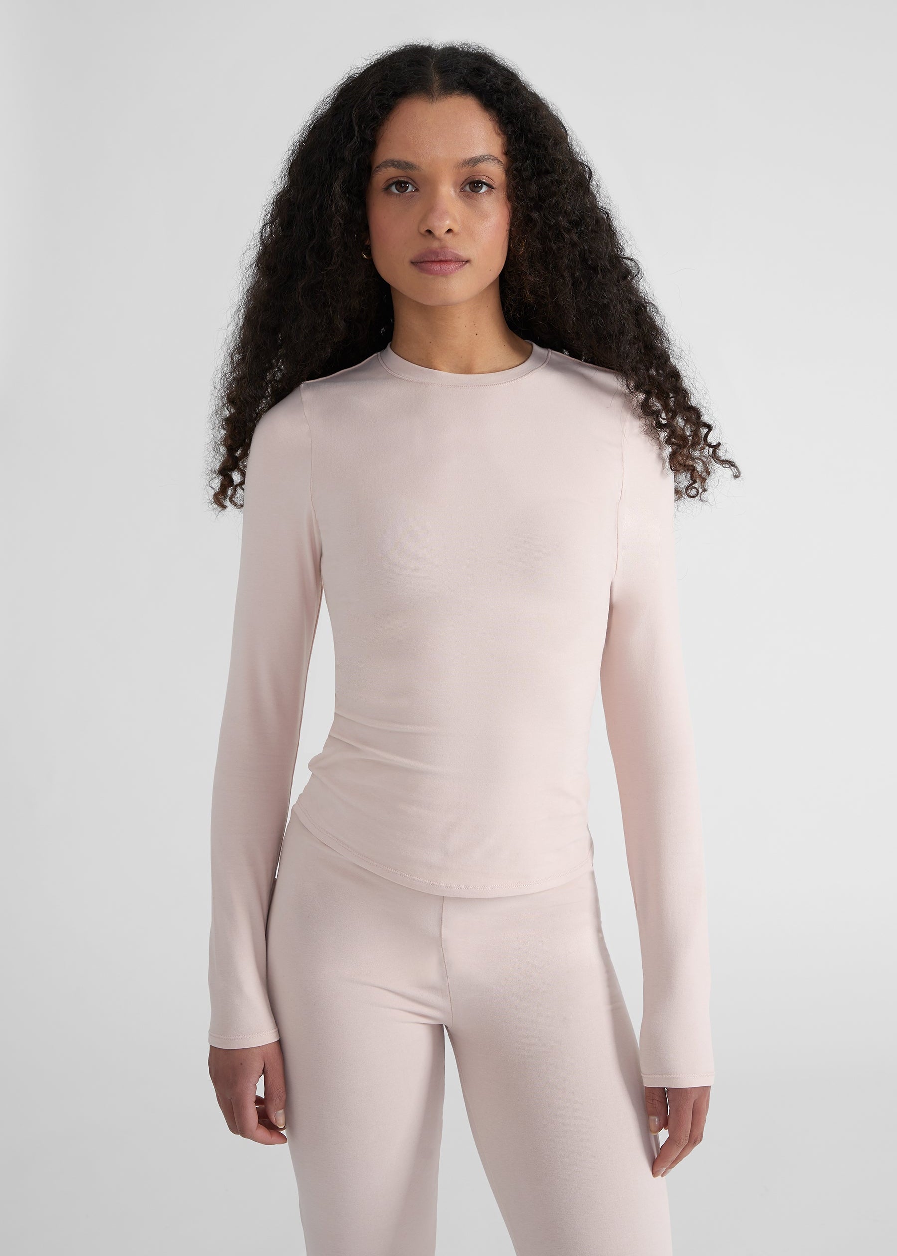 Woman wearing Longsleeve T-Shirt - baby pink