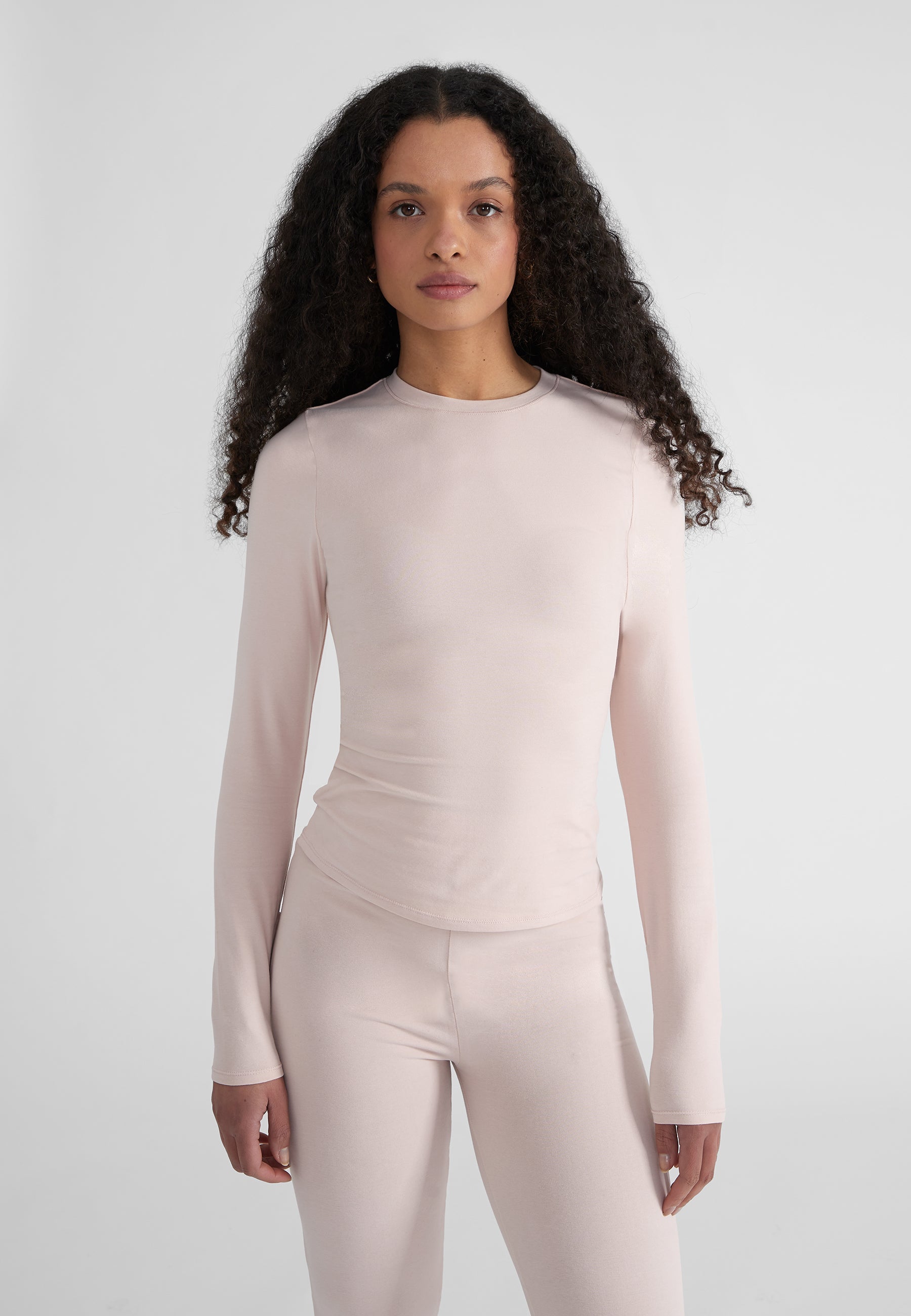 Woman wearing Longsleeve T-Shirt - baby pink