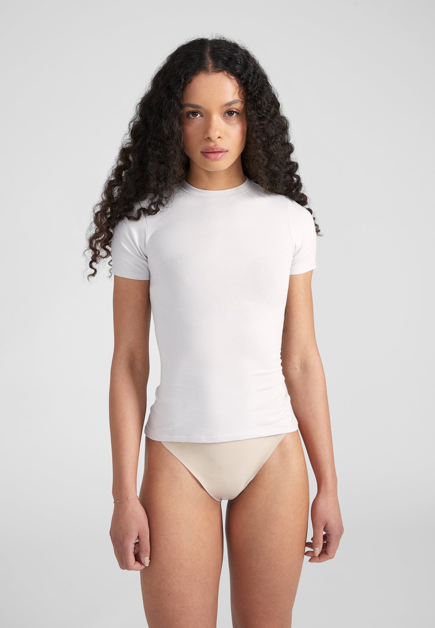 Woman wearing Fitted Shortsleeve T-Shirt  - light grey melange