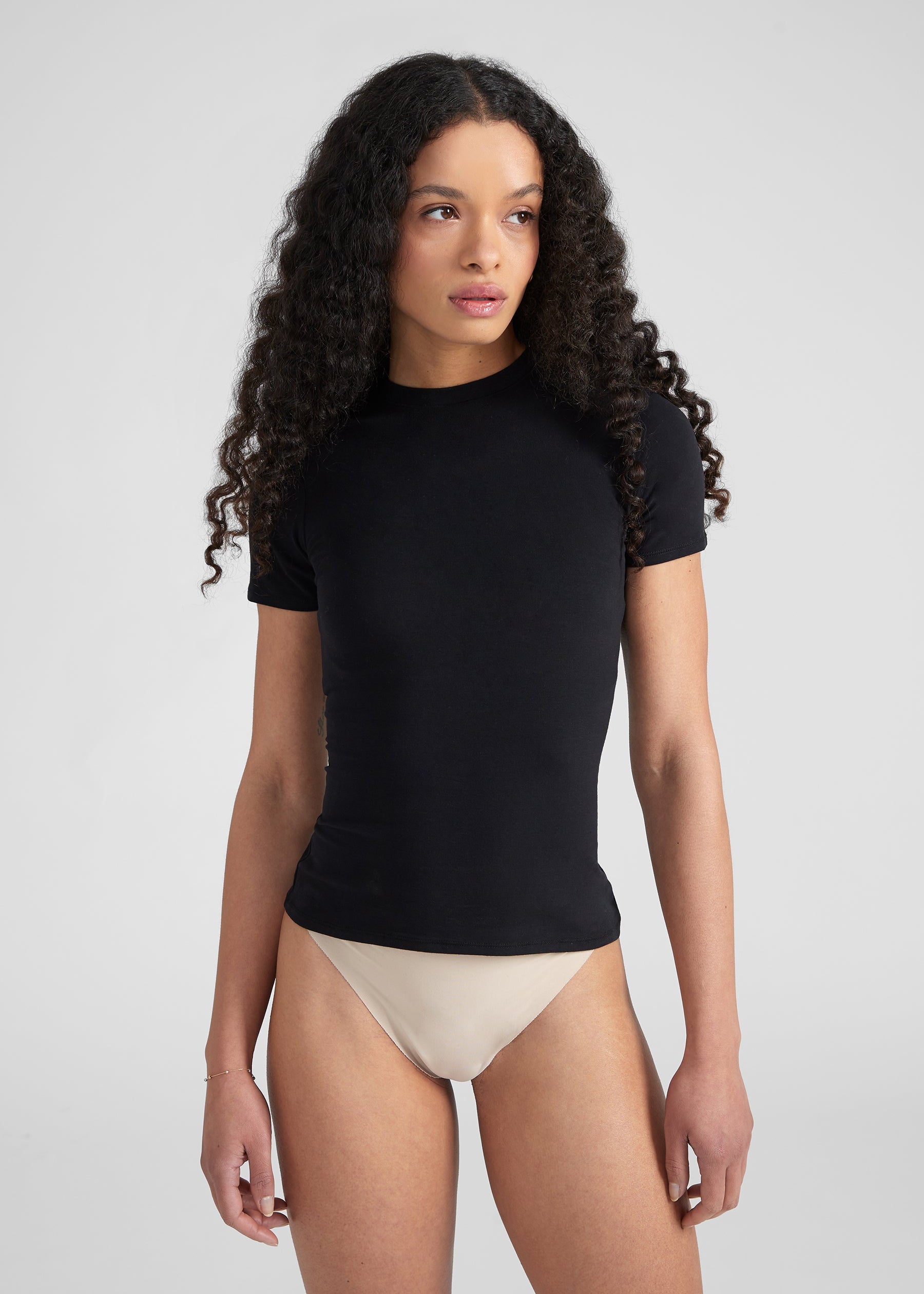 Woman wearing Fitted Shortsleeve T-Shirt - black