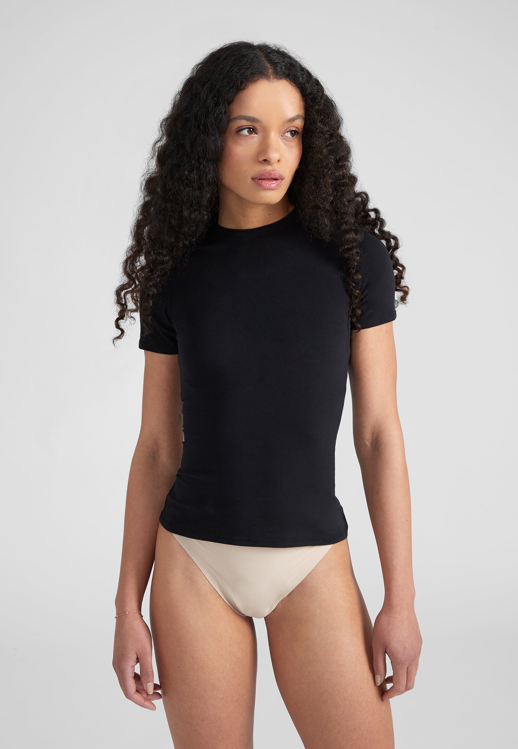Woman wearing Fitted Shortsleeve T-Shirt - black