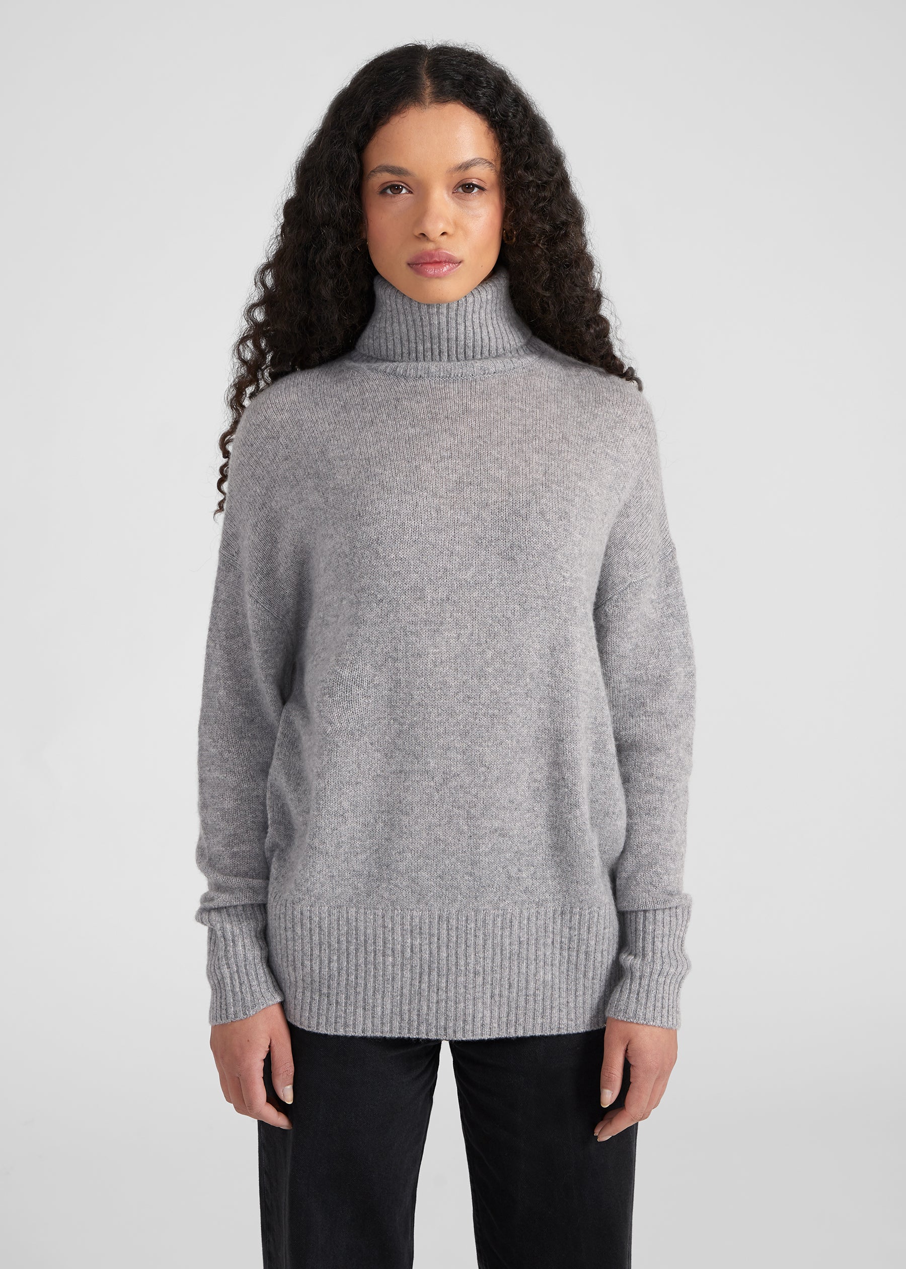 Oversize Rollkragenpullover -
light grey melange