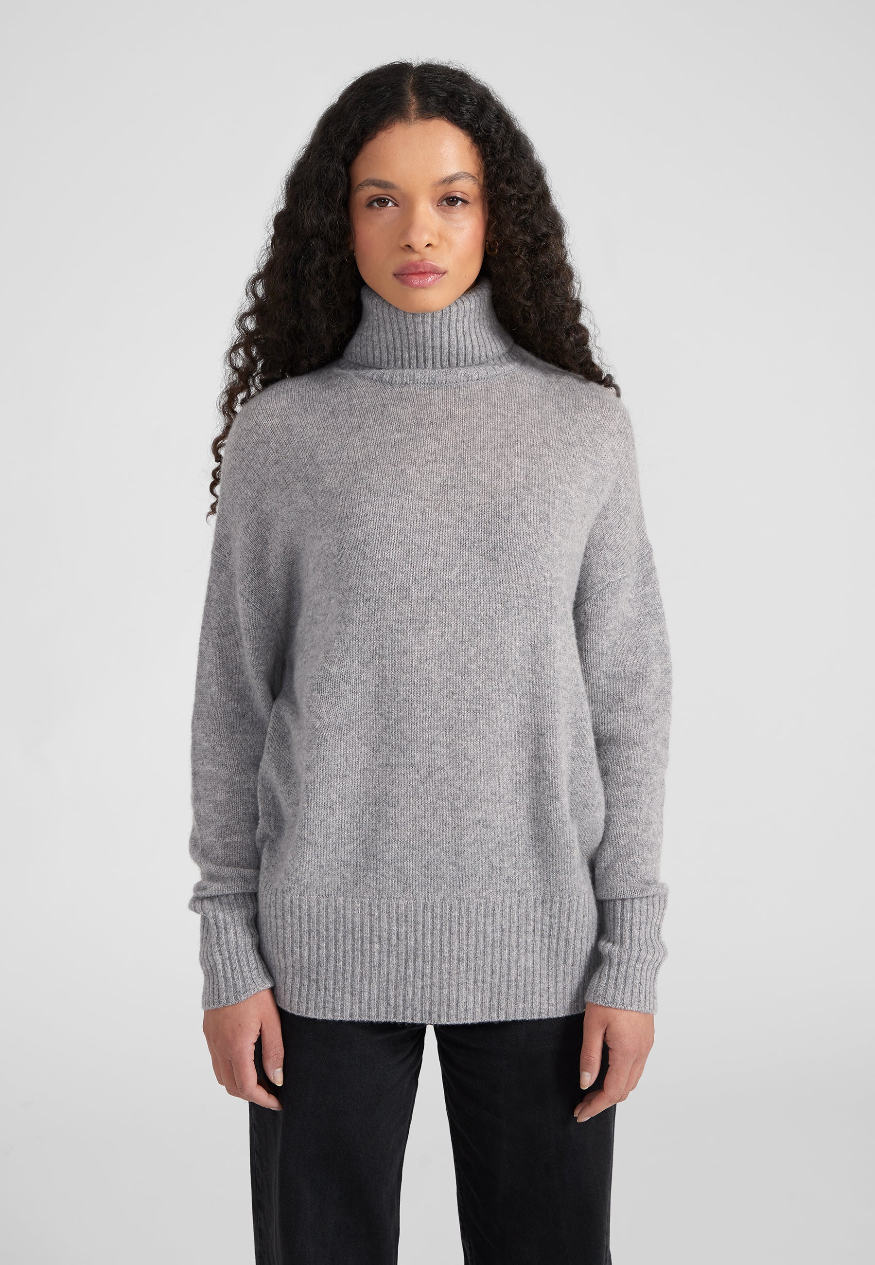 Oversize Rollkragenpullover -
light grey melange