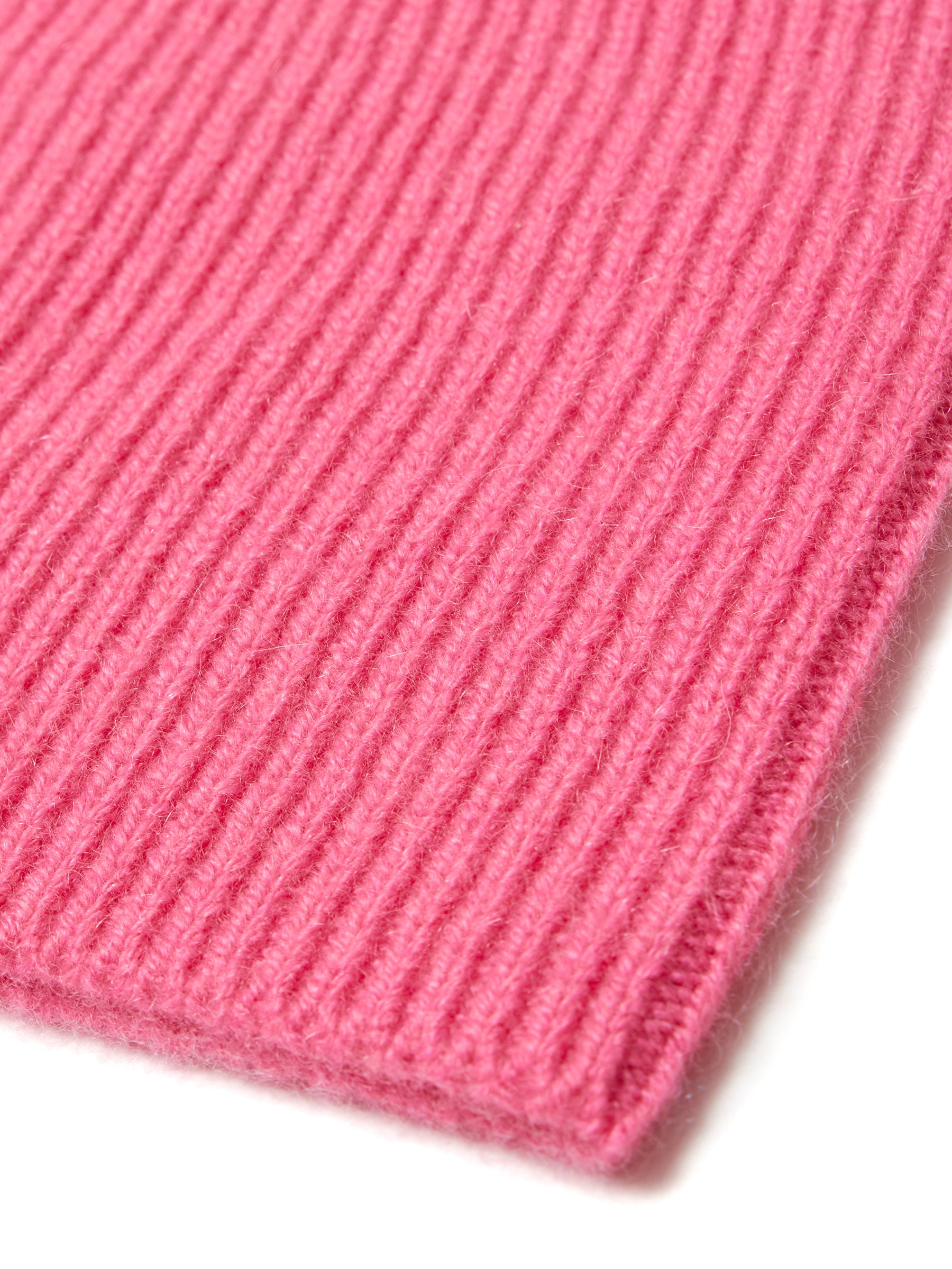 Ripped Beanie - neon pink