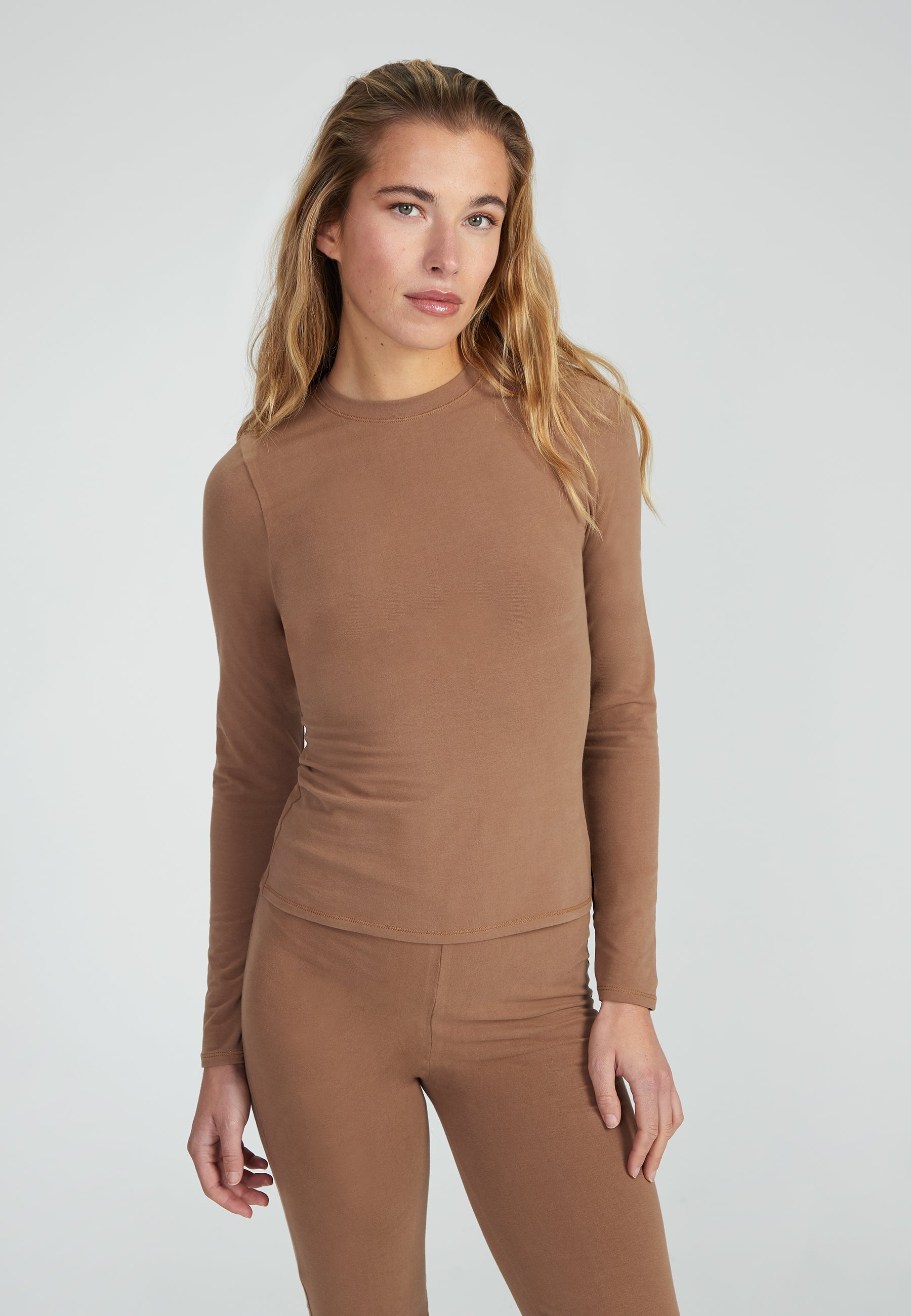 Woman wearing Longsleeve T-Shirt - wood