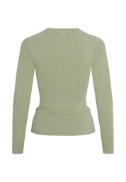 Woman wearing Longsleeve T-Shirt - olive
