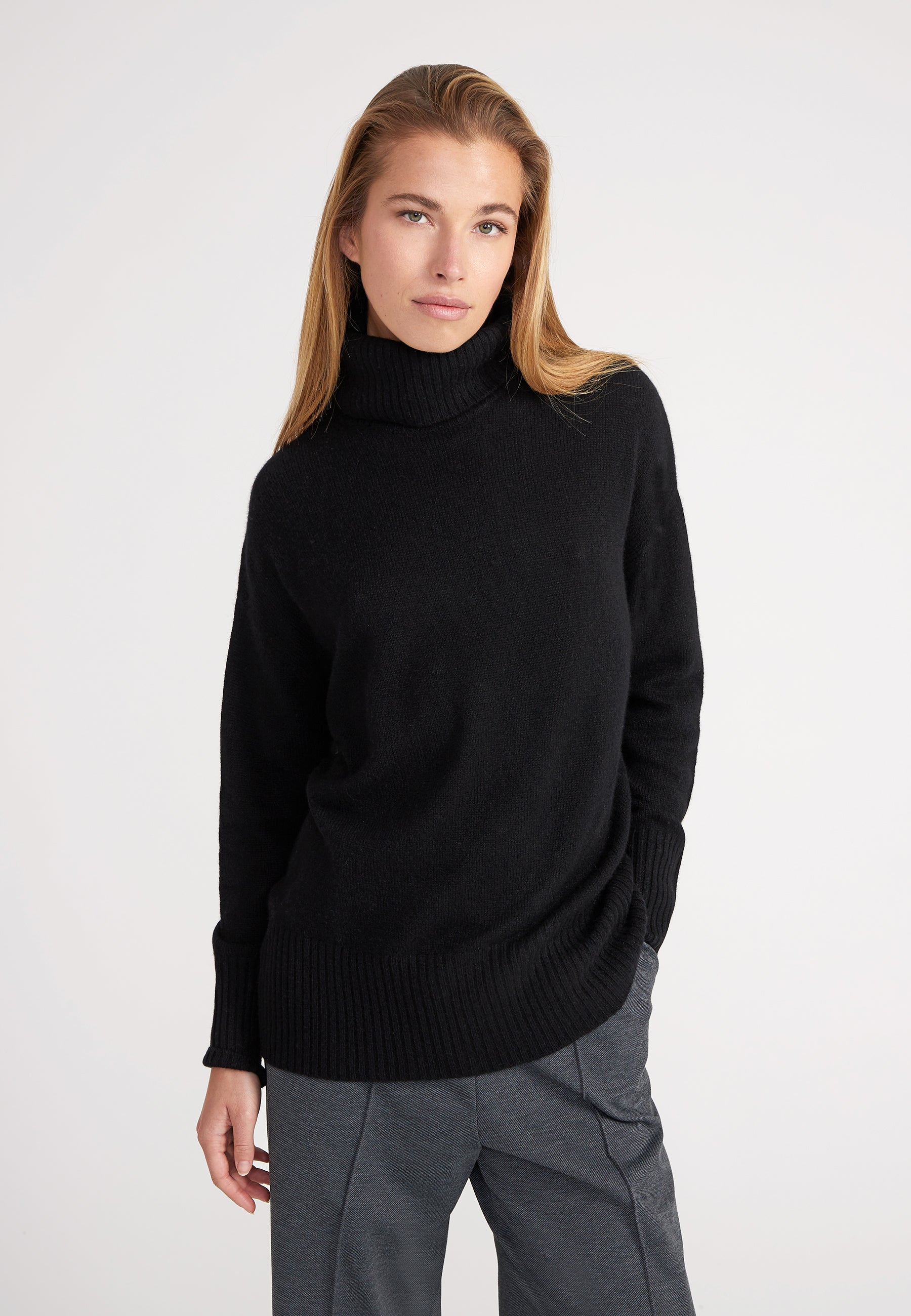 Oversized Rollkragenpullover- black