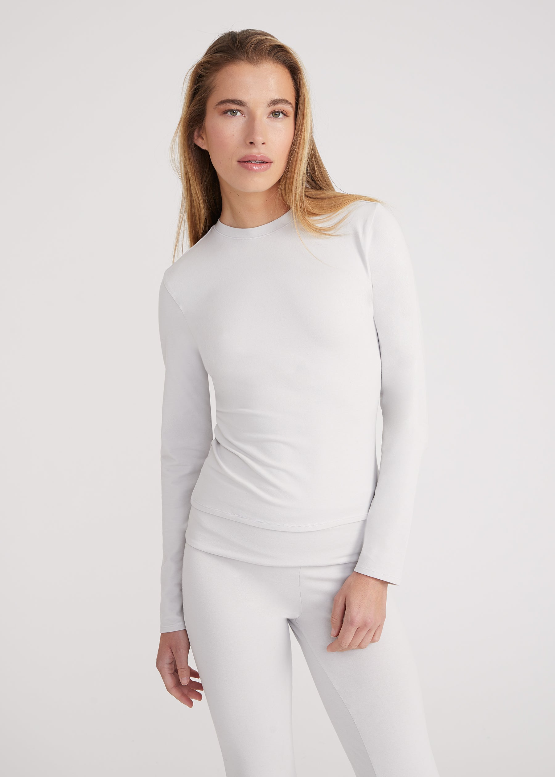 Woman wearing Longsleeve T-Shirt -  light grey melange