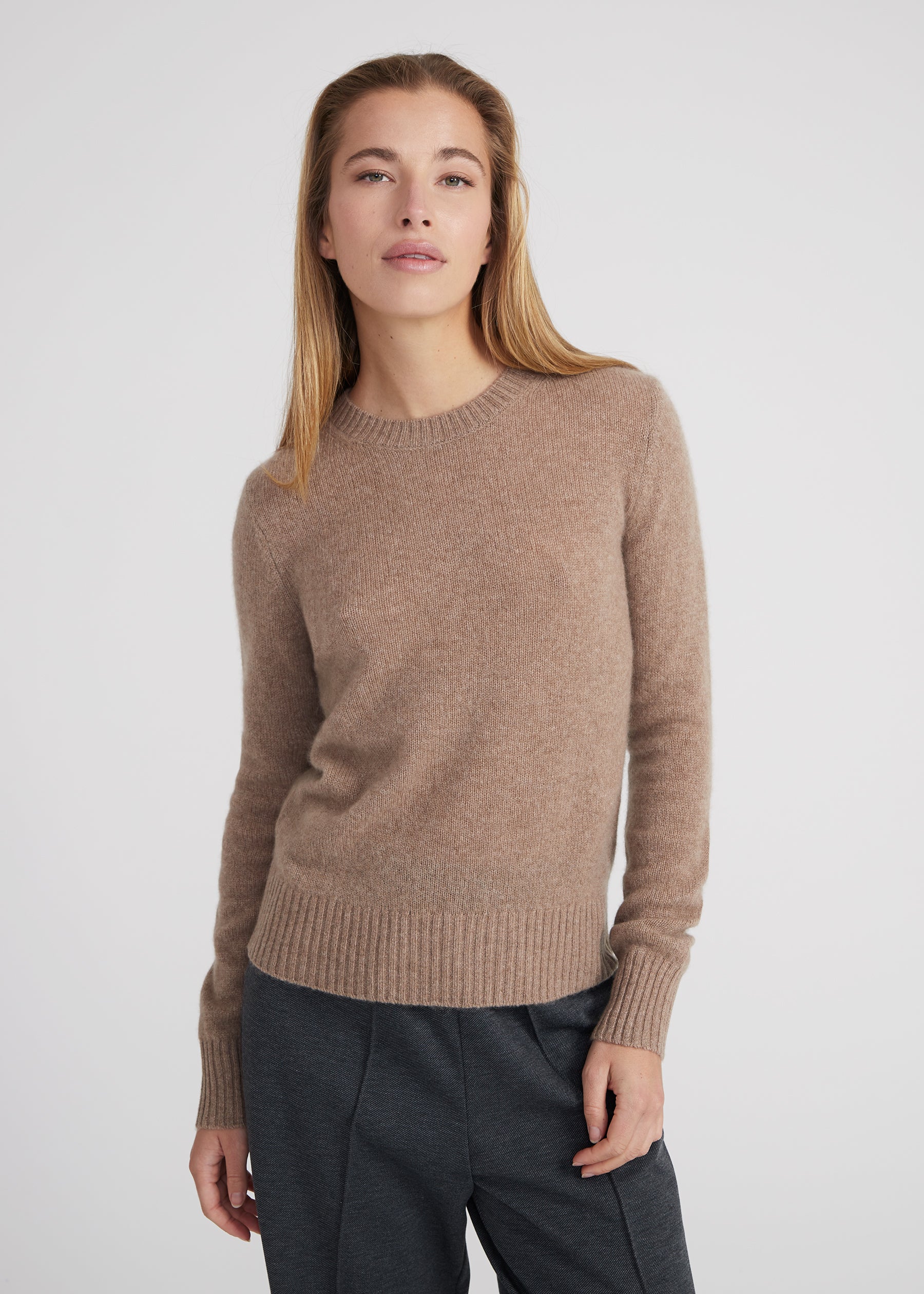 Rundhalspullover- nougat