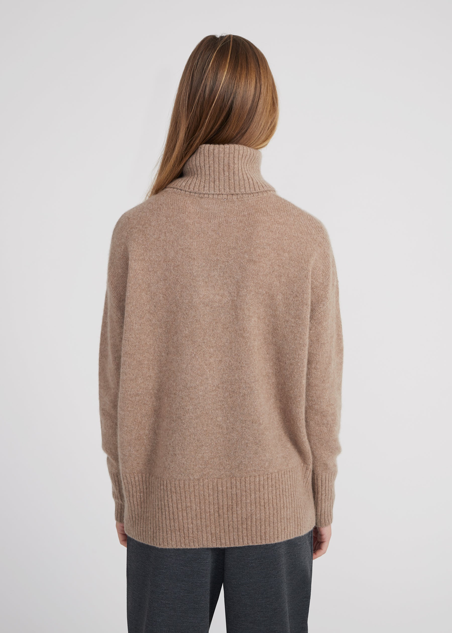Oversized Rollkragenpullover- nougat