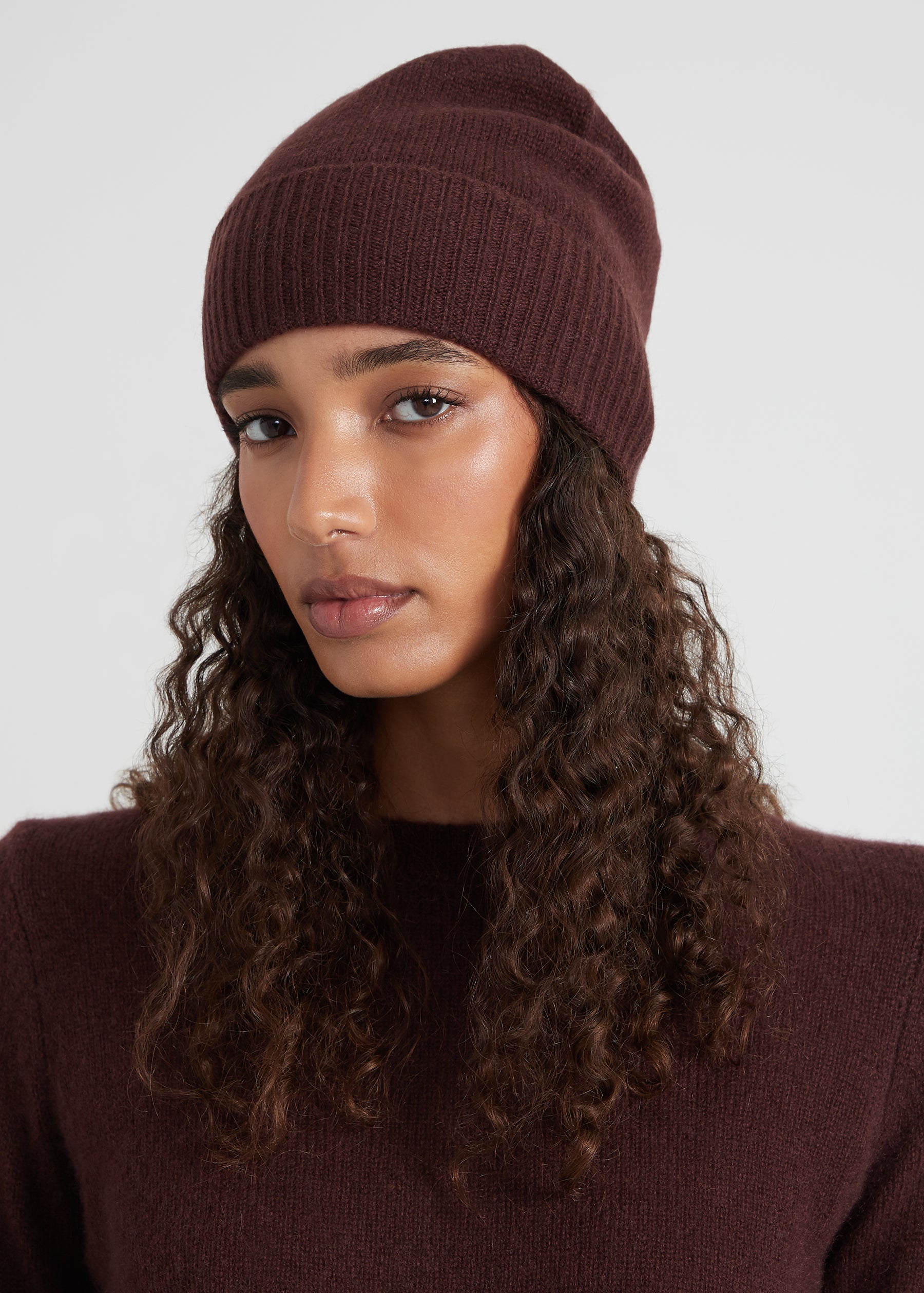 sports beanie - chocolate