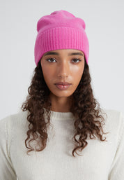 sports beanie - fuchsia