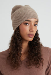 sports beanie - nougat